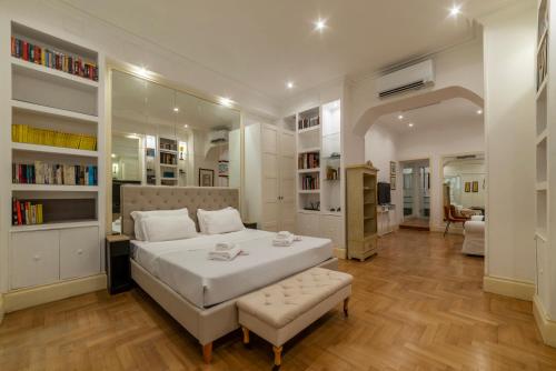 The Mirror Suite next to Spanish Steps, Řím