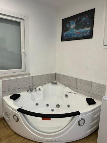Hot tub, EKOTEL in Valleranello
