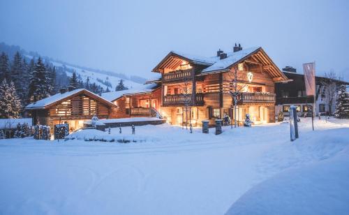 Lech Lodge - Private Chalet - image 11