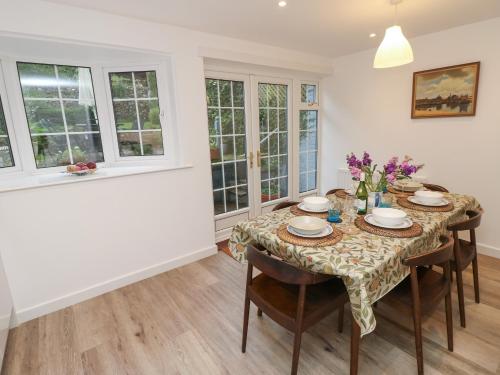 Hotellet från utsidan, High Tide in Cowes West and Gurnard