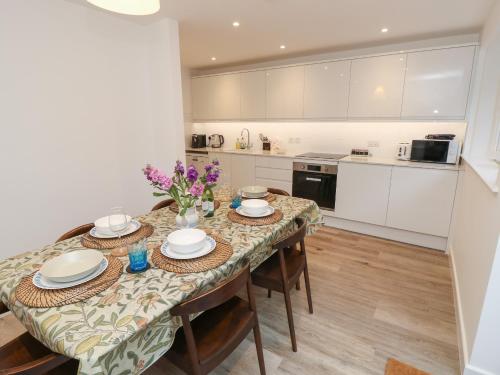 Hotellet från utsidan, High Tide in Cowes West and Gurnard