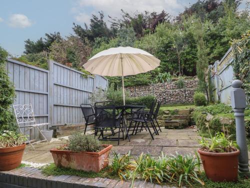 Hotellet från utsidan, High Tide in Cowes West and Gurnard