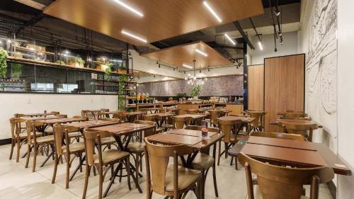 Restaurante, Hplus Vision Executive in Monumental Axis