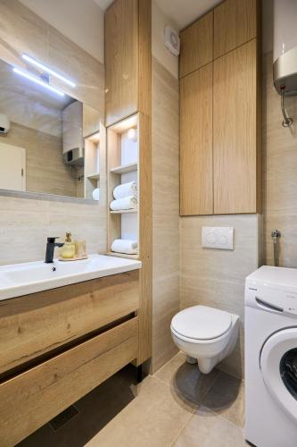 One-Bedroom Apartment image 9
