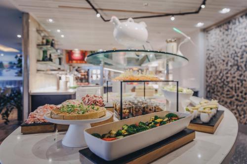 The Runnymede on Thames - image 4