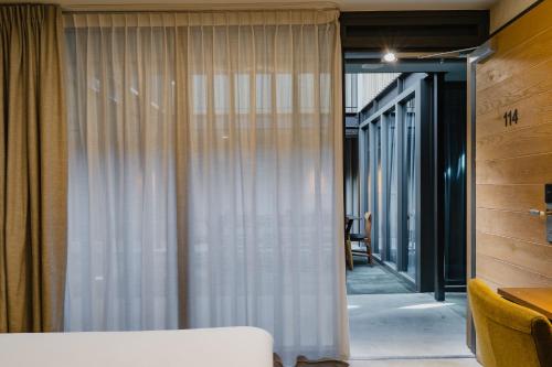 Indoor Double or Twin Room (Atrium view) image 10