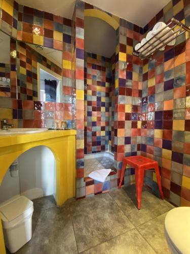 room detail thumbnail 2