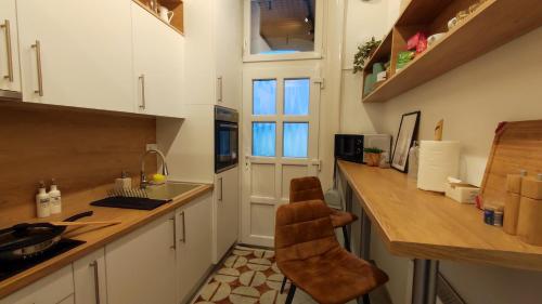 Symphony Apartment - FREE Parking & Airport Taxi, Budapeszt (zdjęcie 8)