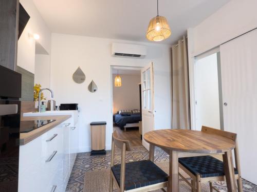 Konyha, Evasion, vue jardin, Terrasse, WIFI haut-débit, RDC (Evasion, vue jardin, Terrasse, WIFI haut-debit, RDC) in Creches-sur-Saone