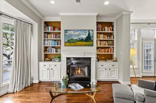 Private 3-Story Home - Near Med Center - Museums near Buffalo Bayou Park