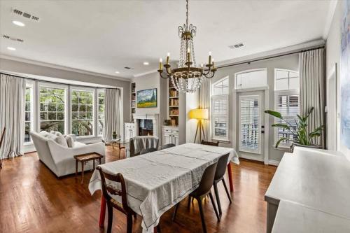 Private 3-Story Home - Near Med Center - Museums near Buffalo Bayou Park