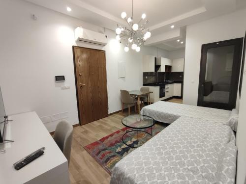 Coquet appartement avec piscine a 10min de l'aeroport Tunis - family only in Ariana