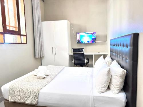 Basic Double Room image 4