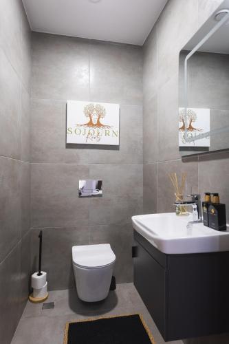 Luxury 2 Bedroom Retreat in Premium Area - image 2