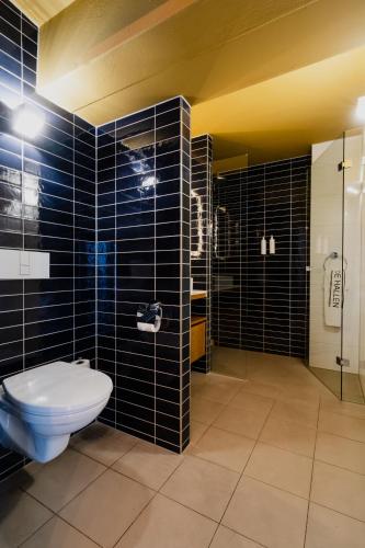 One-Bedroom Apartment image 1