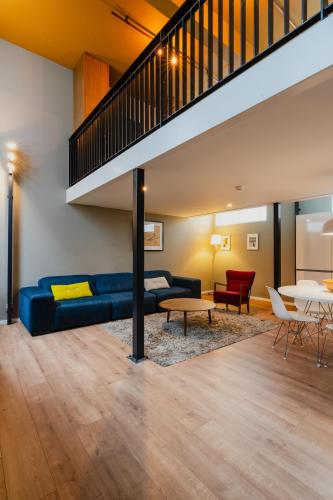 One-Bedroom Apartment image 2