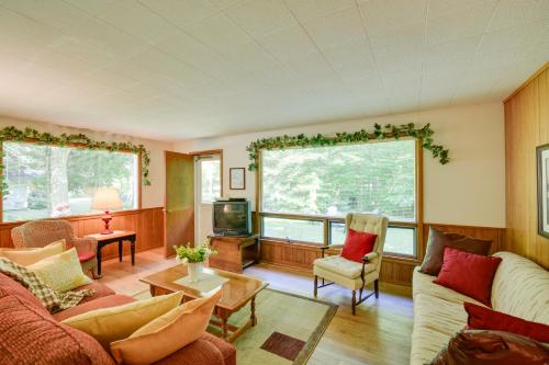 Cherry Cottage - Walk to Peninsula State Park! in Ephraim, USA