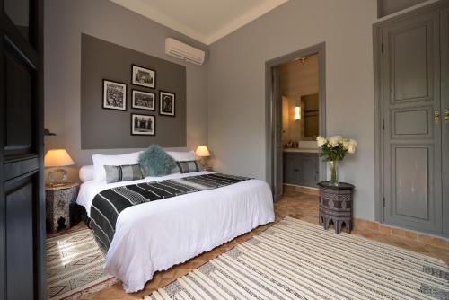 Double or twin room, superior, garden view