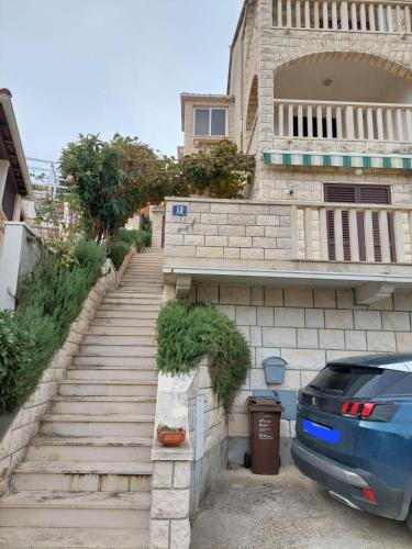 Apartments Pavao - Postira