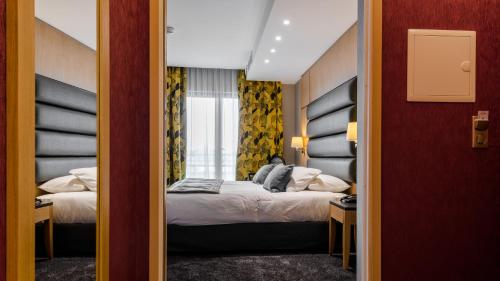 1 queen bed