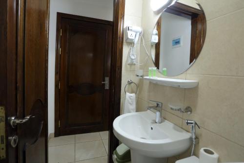 Downtown Hotel للعائلات فقط – Al' Aqabah, TX