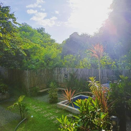 The Backyard Glamp - Exclusive Glamourous Camp in San Rafael