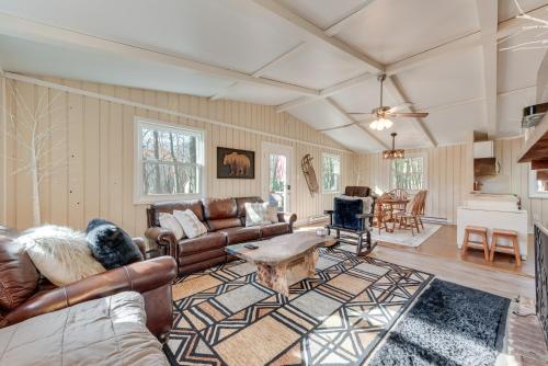 4 Mi to Skiing Cabin with Lake Access in Blakeslee 4 Mi to Skiing Cabin with Lake Access in Blakeslee