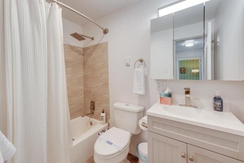 4 Mi to Skiing Cabin with Lake Access in Blakeslee 4 Mi to Skiing Cabin with Lake Access in Blakeslee