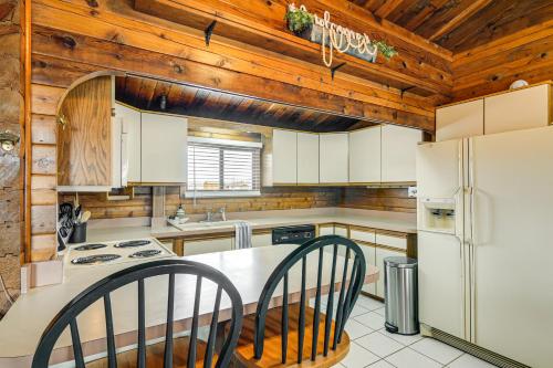 Mtn-View Cabin with Horse Pasture in Koosharem in Monroe