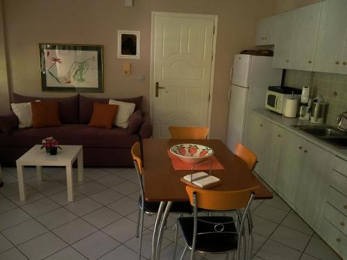 keittiö, Το Κουκλάκι της Παναγιώτας - Panagiota's Dollhouse (Το Κουκλακι της Παναγιωτας - Panagiota's Dollhouse) in Paralio Astros