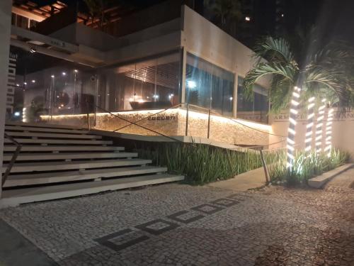 FLAT ENCANTADOR A UM PASSO DA PRAIA in Itaigara