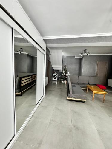 Orama Tsikhisjvari in Bakurianis Andeziti