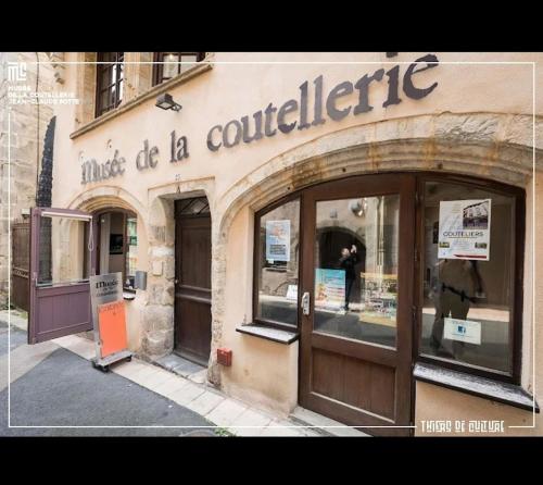 Coutellina in Thiers