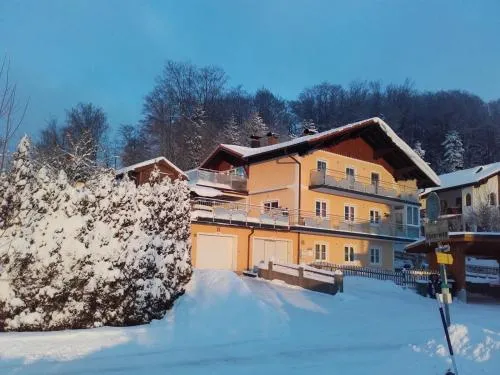 Ferienwohnung Moorblick in Koppl, Österreich