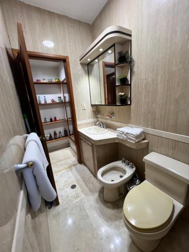 Casa de banho, Rora in Caracas