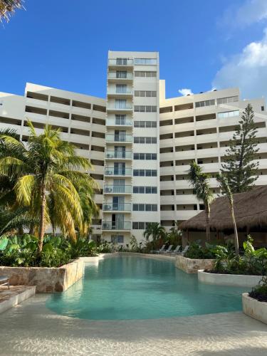 Зовнішній вигляд готелю, Hotel Calypso Cancun in Канкуні