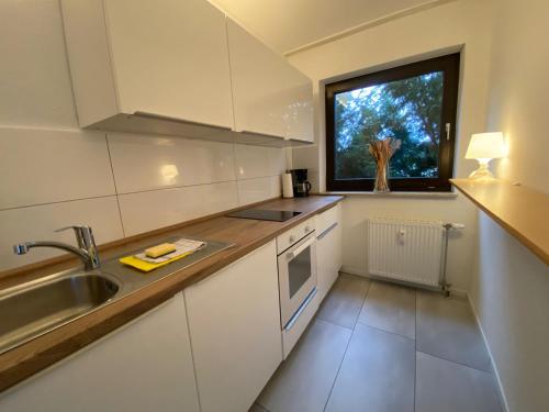 Konyha, Fewo Taunusblick mit Pool in Lahnstein