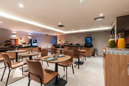 Restaurant, WTC Goiania Stay & Hotel by Atlantica in Goiania