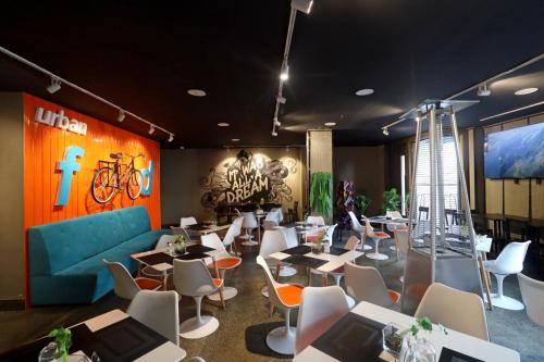 Restaurant, Madero Hotel & Suites in La Paz