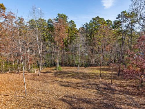 Lakefront, New, Private Dock, Hot Tub, Fire Pit, Canoe, Incredible Views Lakefront, New, Private Dock, Hot Tub, Fire Pit, Canoe, Incredible Views