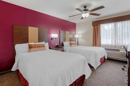 . Best Western Pineywoods Inn