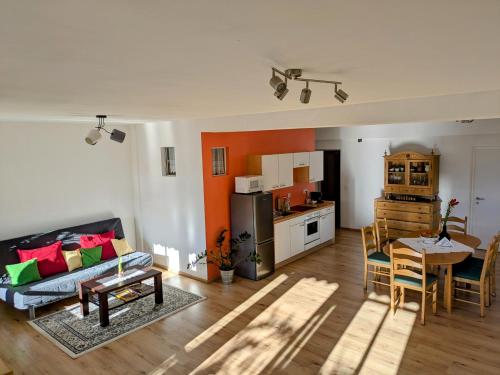 Vendégszoba, Appartments am Literaturbrunnen in Markt Hartmannsdorf