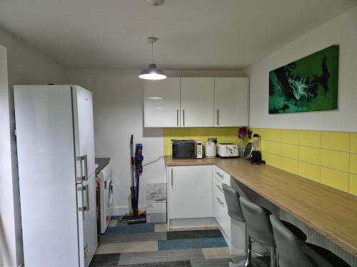 Konyha, The Hyde House - En Suite Rooms in Gee Cross