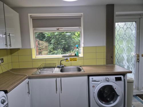 The Hyde House - En Suite Rooms in Gee Cross