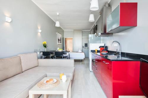Fira Apartments by gaiarooms