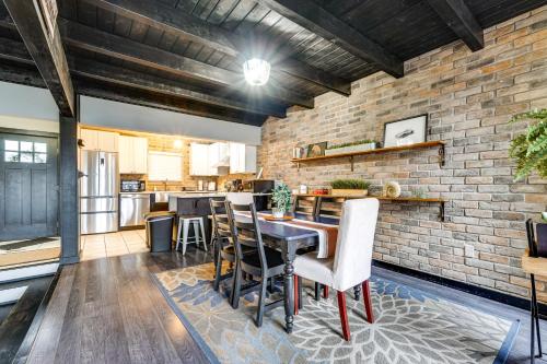 Mtn-View Gem with Deck and Hot Tub in Tannersville in Tannersville