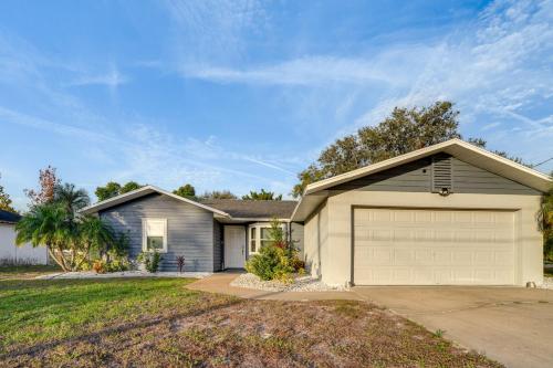 Updated Tavares Retreat Less Than 1 Mile to Boat Ramp in Tavares, USA