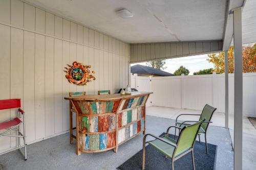 Updated Tavares Retreat Less Than 1 Mile to Boat Ramp in Tavares, USA