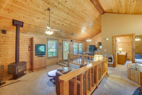 Studio with Mtn Views 1mi to Thorncrown Chapel! - image 4