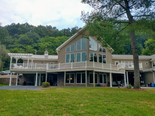 North River Inn